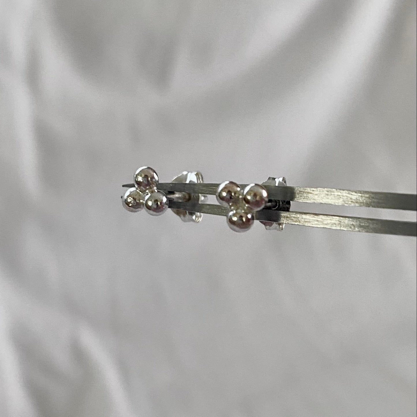 Dot Cluster Stud Earrings